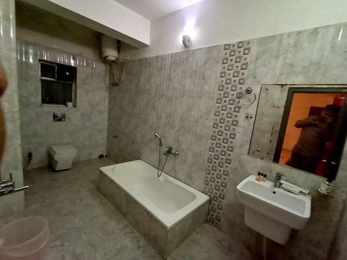 Bathroom 3, Hotel Grand Majesty, Kamrup Metropolitan