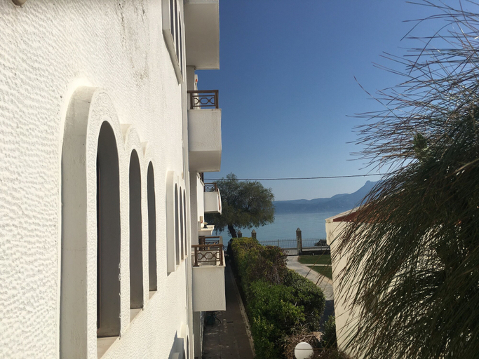 Exterior & Views 2, Chris Studios & Apartments, Peloponnese