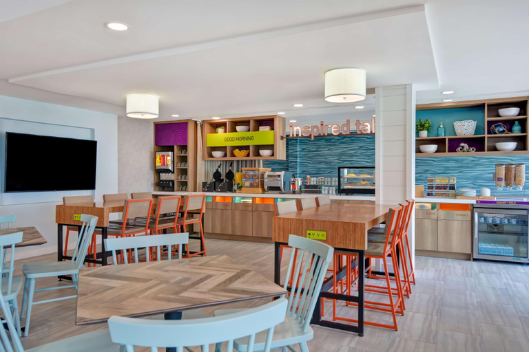 Food & Drinks 2, Home2 Suites by Hilton Ormond Beach Oceanfront, Volusia