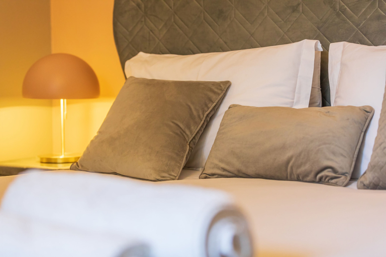 Bedroom 3, Seafront Apartment Private Garden & Free Parking, West Sussex