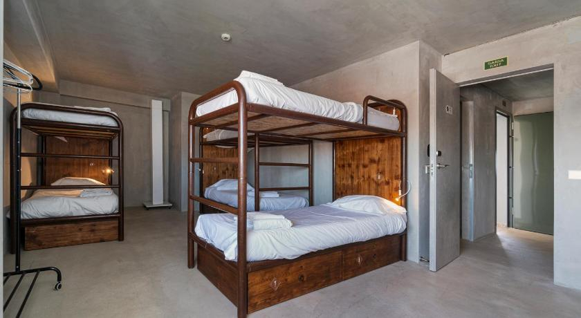 Bedroom 2, N1 Hostel Apartments and Suites, Santarém