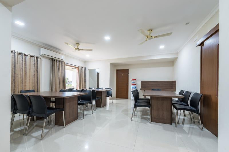 Food & Drinks 5, Mount Kailash Suites, Chennai