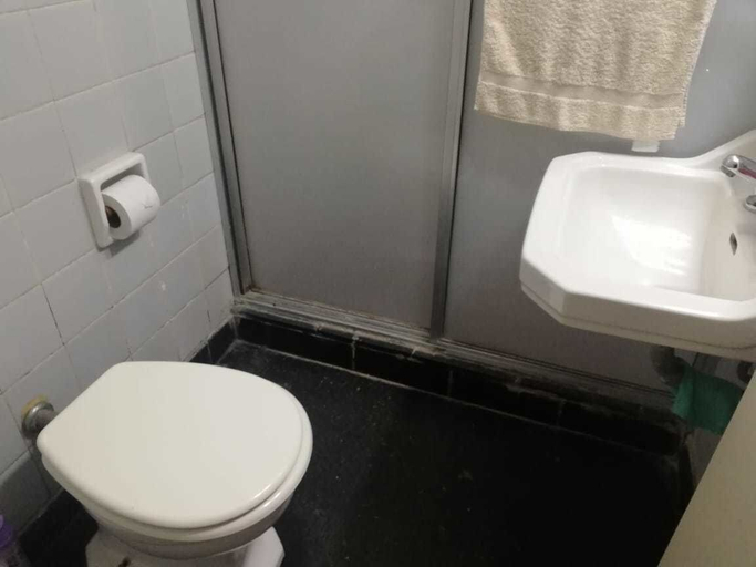 Bathroom, Estado de Israel Apartment, Distrito Federal