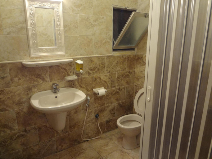 Bathroom 2, Amir Palace Hotel - Aqaba, Aqaba