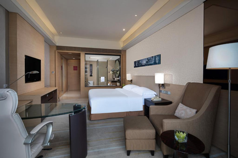Bedroom 5, Crowne Plaza GUANGZHOU HUADU, Guangzhou