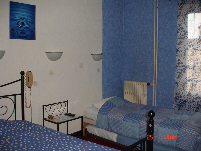 Bedroom 2, Hotel La Marmotte, Deux-Sèvres