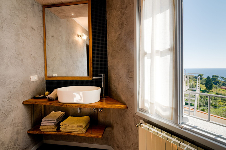 Bathroom 4, Agriturismo Uliveto Saglietto, Imperia