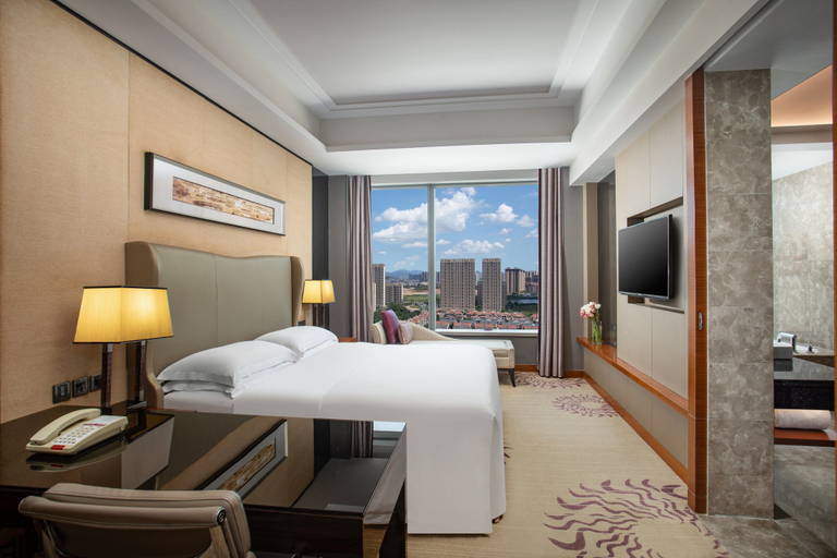 Bedroom 5, Crowne Plaza HUIZHOU by IHG, Huizhou