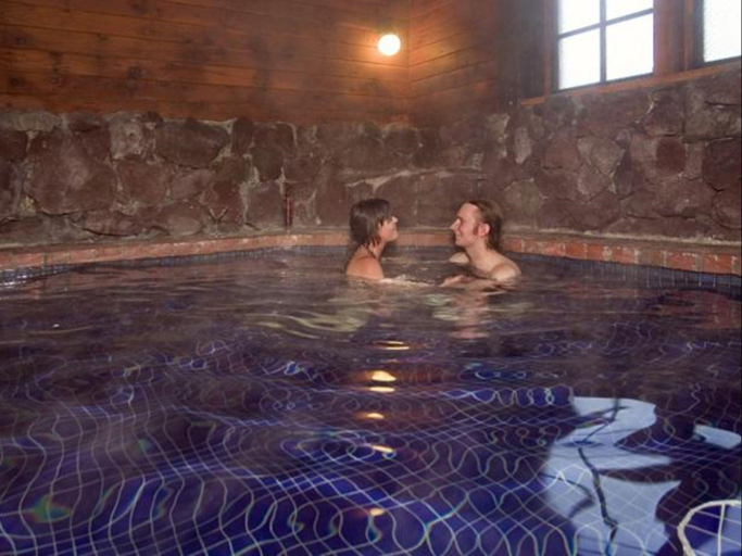 Sport & Beauty 2, Powderhorn Chateau, Ruapehu