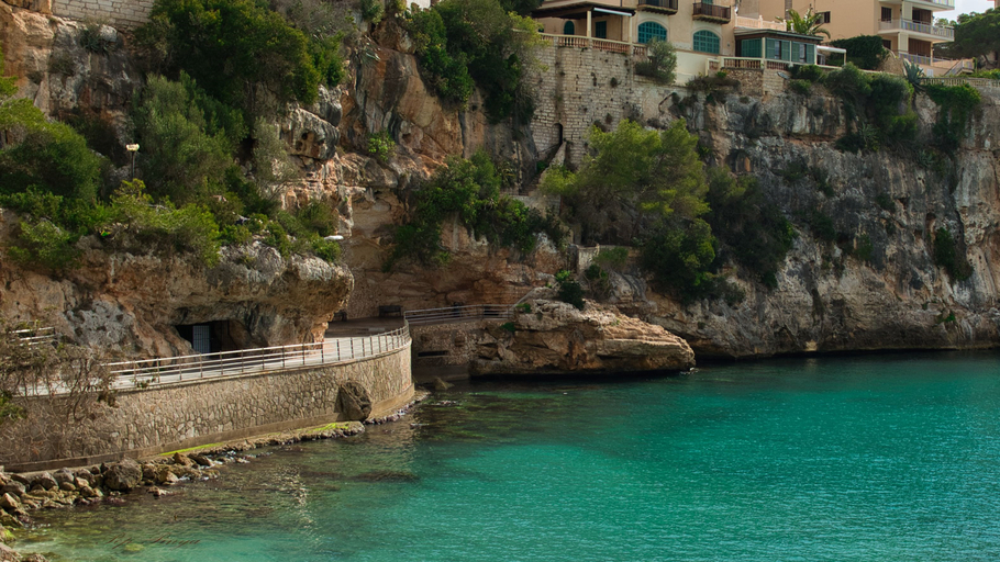 Others 3, Hotel Bini, Baleares