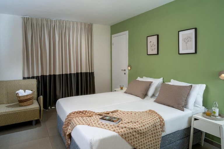 Bedroom 4, Keshet Yonatan