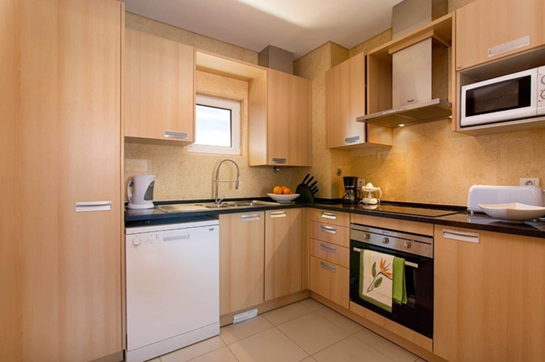 Others 5, Albufeira - Apartment - Sleeps 4 - Pool - Seaside, Albufeira