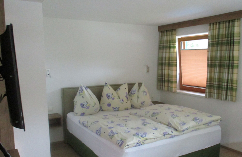 Bedroom 2, Familiengasthof Schranz, Zell am See