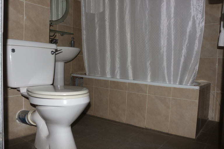 Bathroom 3, Grace Garden Apartments, Eket