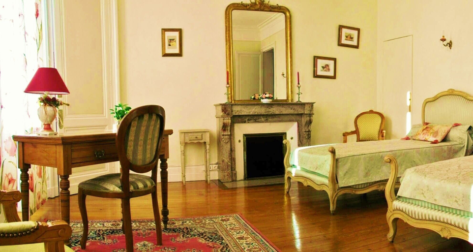 Bedroom 3, Chateau Pontet d'Eyrans & Spa, Gironde