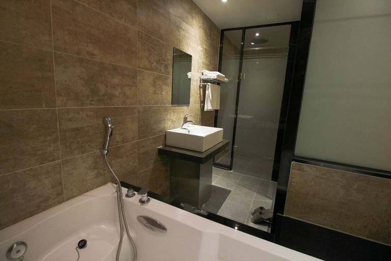 Bathroom 5, Seattle B Hotel, Yeonje