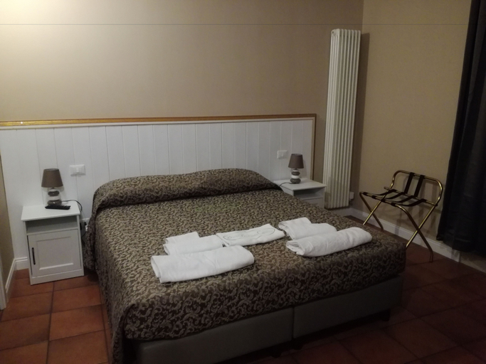 Bedroom 2, BedinBolognaCentro, Bologna