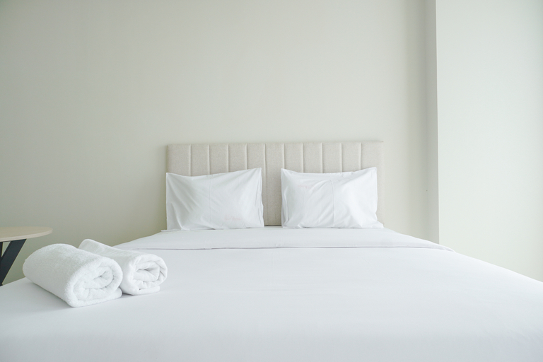 Bedroom 3, Simply Look Studio at Green Sedayu Apartment By Travelio, West Jakarta