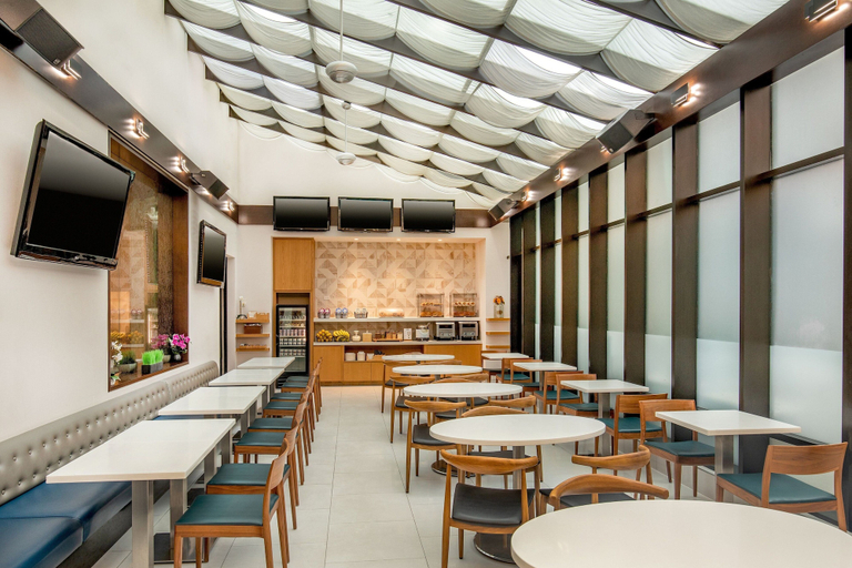 Food & Drinks 5, Fairfield by Marriott New York Manhattan Times Square, New York