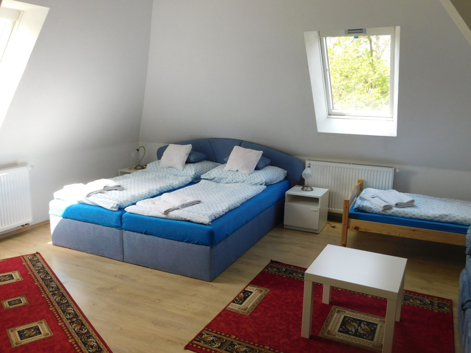 Bedroom 2, Vila Arnau, Trutnov