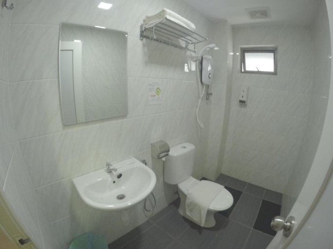 Bathroom 3, Lighthouse Hotel & Shortstay, Petaling Jaya