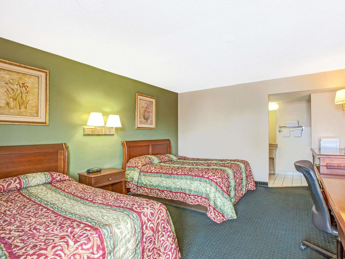 Bedroom 4, Knights Inn - South Hackensac, NJ, Bergen