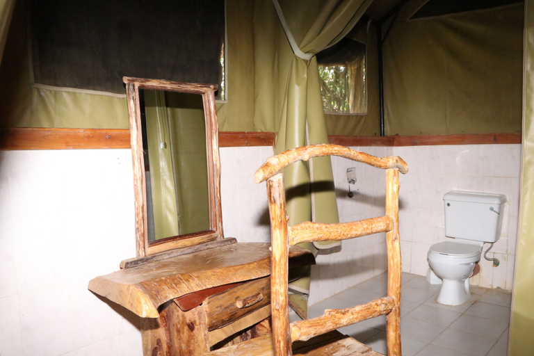 Bathroom, ELangata Olerai Luxury Camp, Narok West