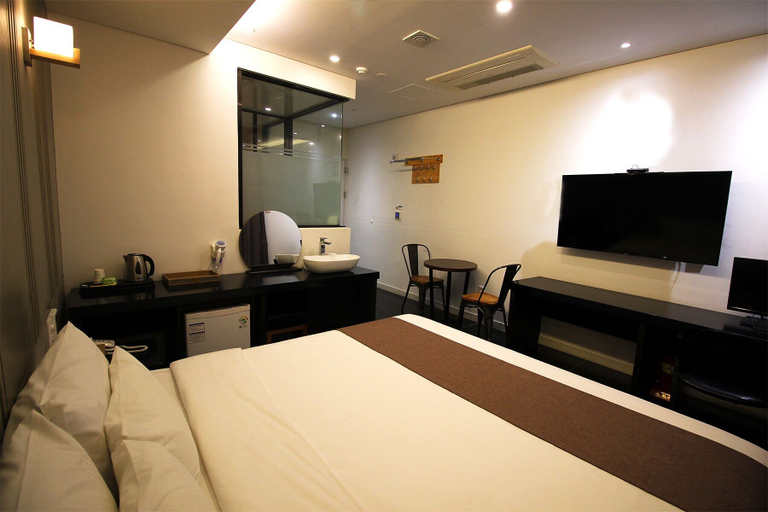 Bedroom 4, Seattle B Hotel, Yeonje