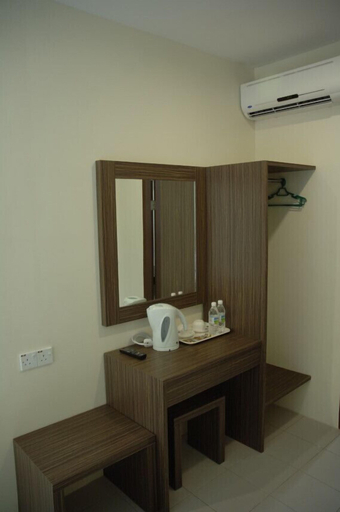 Others 4, Petanak Lodge, Kuching