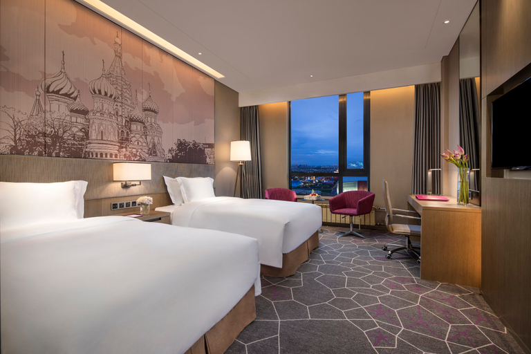 Bedroom 3, Crowne Plaza HARBIN SONGBEI by IHG, Harbin
