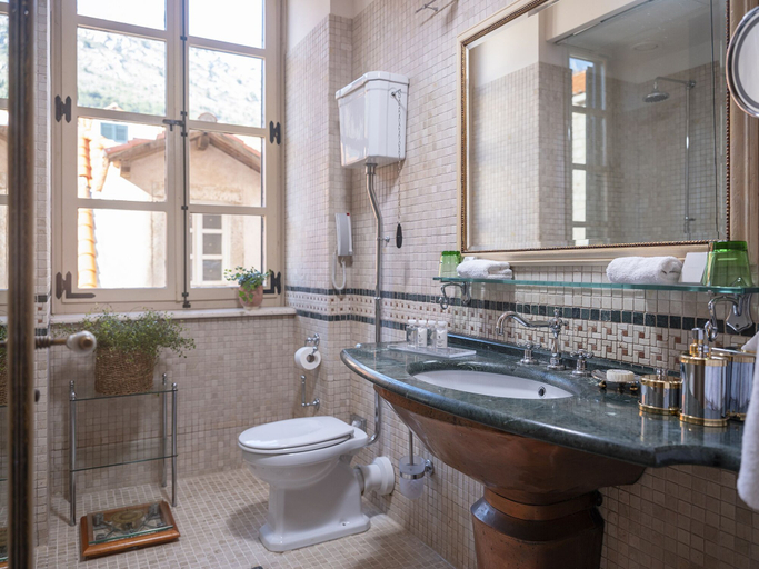 Bathroom 4, The Pucic Palace, Dubrovnik