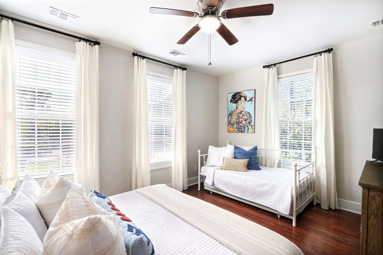Bedroom 22