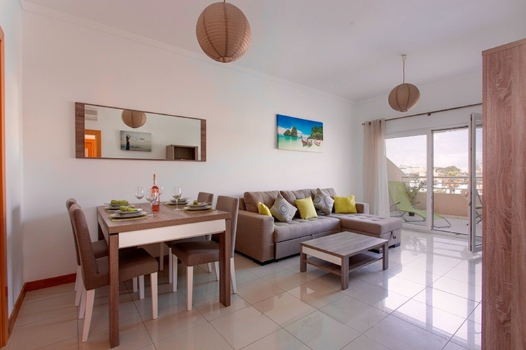 Others 4, Albufeira - Apartment - Sleeps 4 - Pool - Seaside, Albufeira
