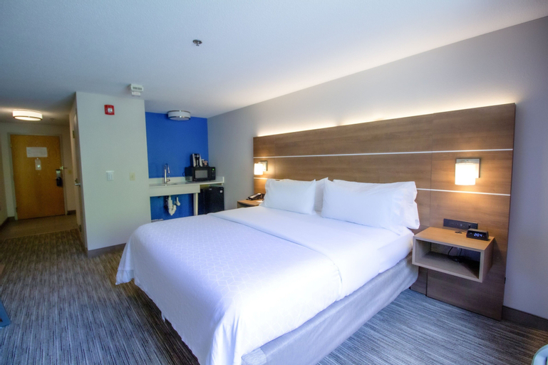 Bedroom 12