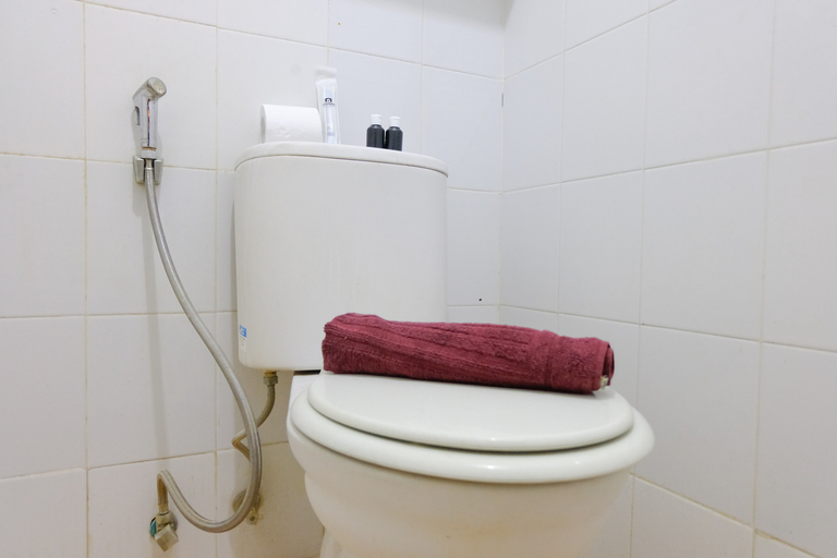 Bathroom 5, Best Deal 2BR Apartment at Suites @Metro By Travelio, Bandung