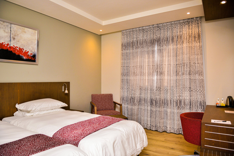 Bedroom 4, Crowne Plaza DAR ES SALAAM by IHG, Ilala