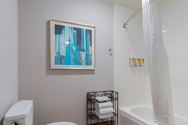 Bathroom 4, Best Western Plus Novato Oaks Inn, Marin
