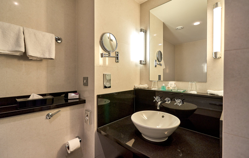 Bathroom 5, Crowne Plaza MARLOW by IHG, Buckinghamshire