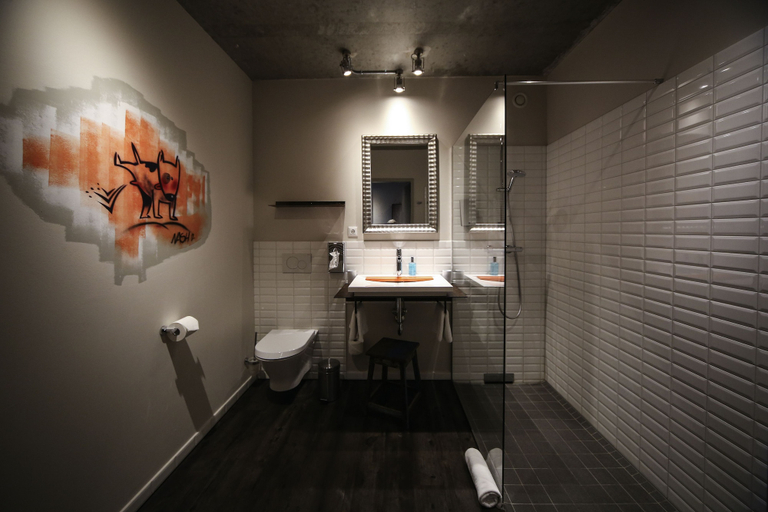 Bathroom 5, Altes Stahlwerk, Neumünster