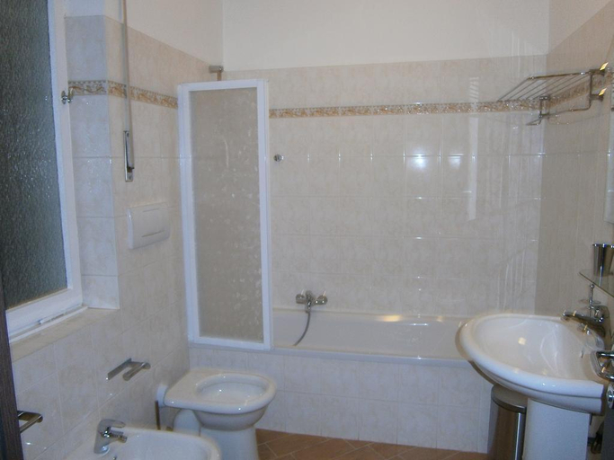 Bathroom 4, Dreams Of Rome, Rome