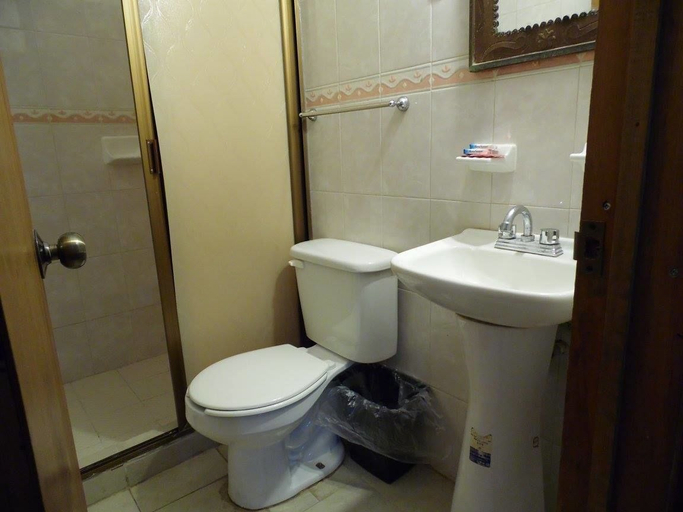 Bathroom 5, Hotel San Cristobal, Guasave