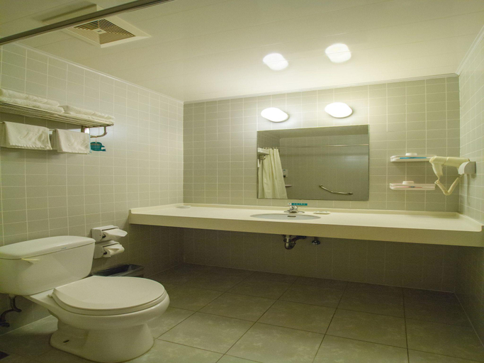 Bathroom 4, Jinjiang Inn Shanghai Expo Park Pusan Rd, Shanghai