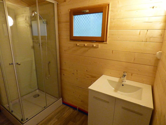 Bathroom 3, Les Cabanes des Chateaux, Loir-et-Cher