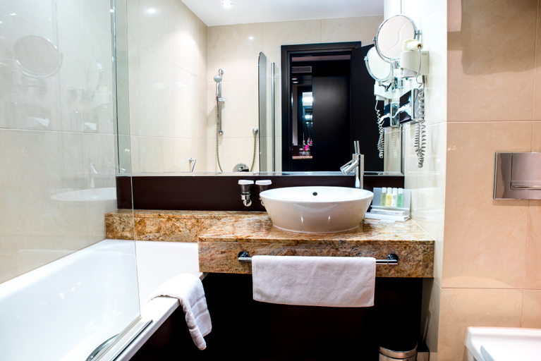 Bathroom 4, Crowne Plaza BRATISLAVA by IHG, Bratislava I