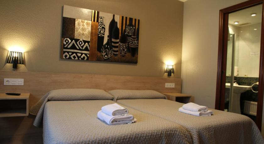 Bedroom 1, Hostal Acella, Navarra