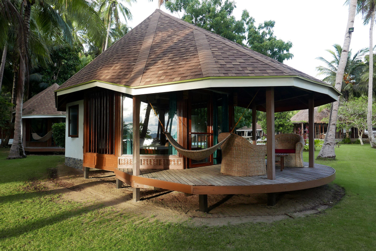 Exterior & Views 3