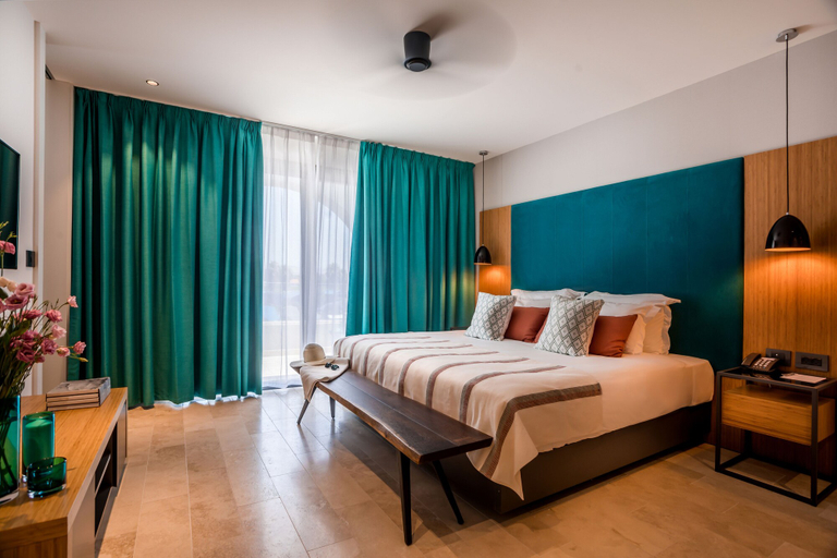Bedroom 4, Magdala Hotel