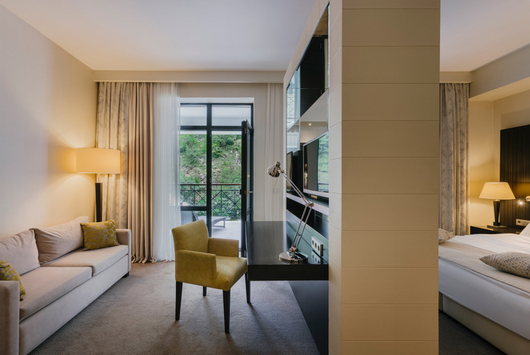 Bedroom 4, Crowne Plaza BORJOMI by IHG, Borjomi