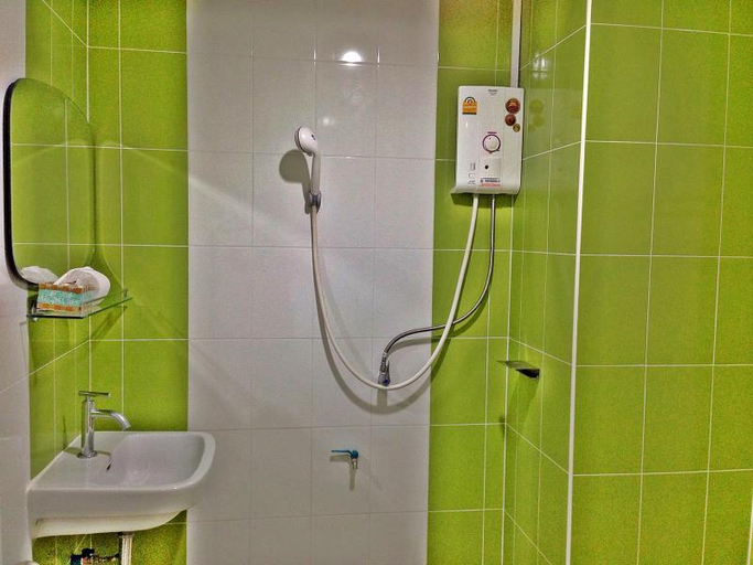 Bathroom, The Pride Hotel At Laemsing, Laem Sing