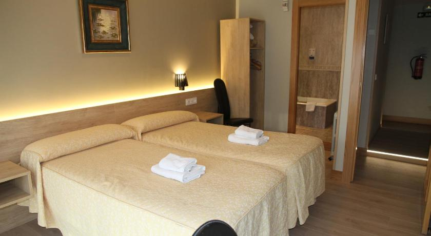 Bedroom 3, Hostal Acella, Navarra